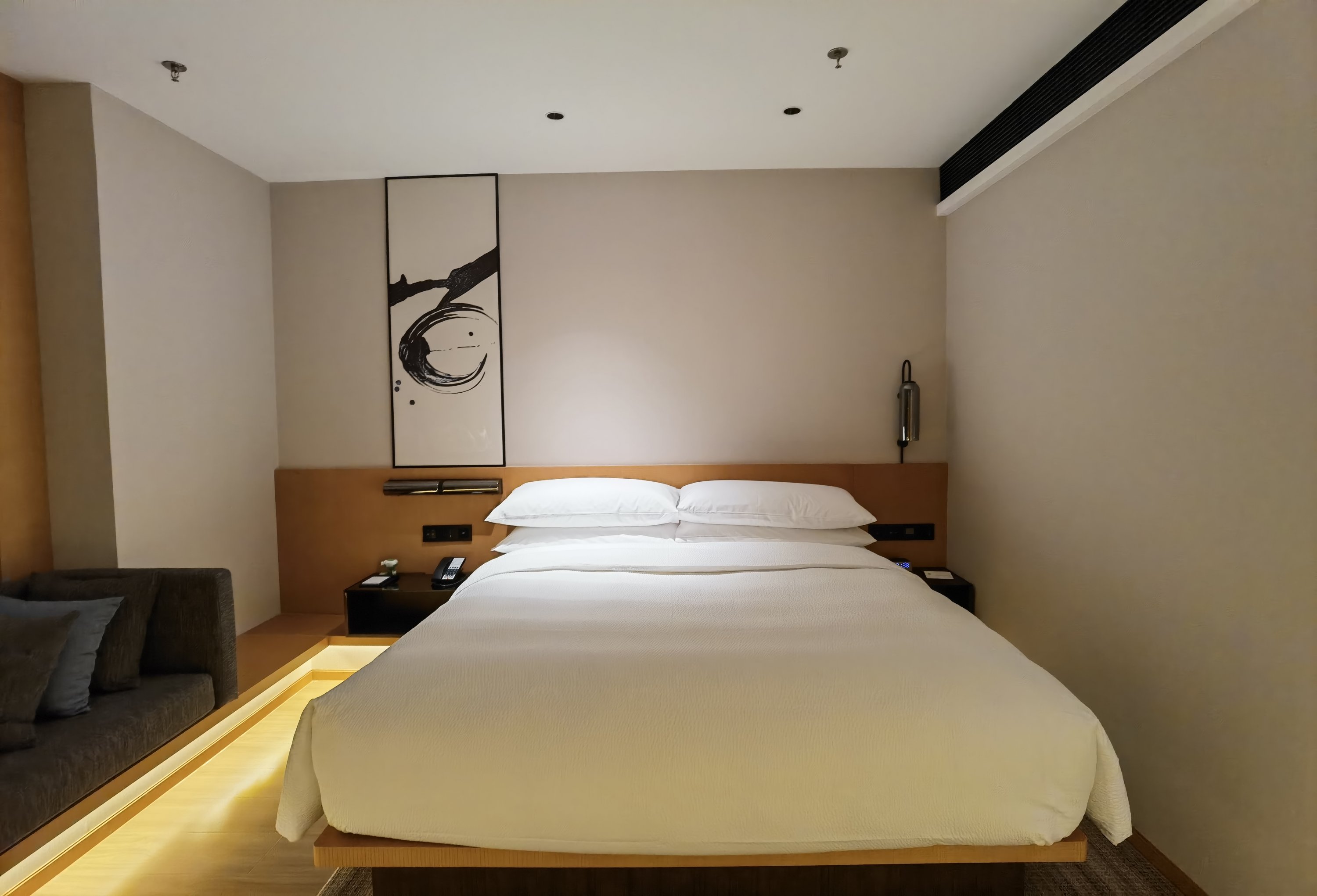 廣州空港萬(wàn)楓酒店入住體驗(yàn)報(bào)告 超越期待的“超標(biāo)準(zhǔn)”商務(wù)之選